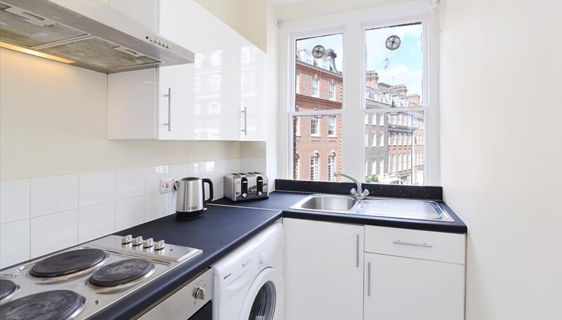 1 bed property in 39 Hill Street, London, London